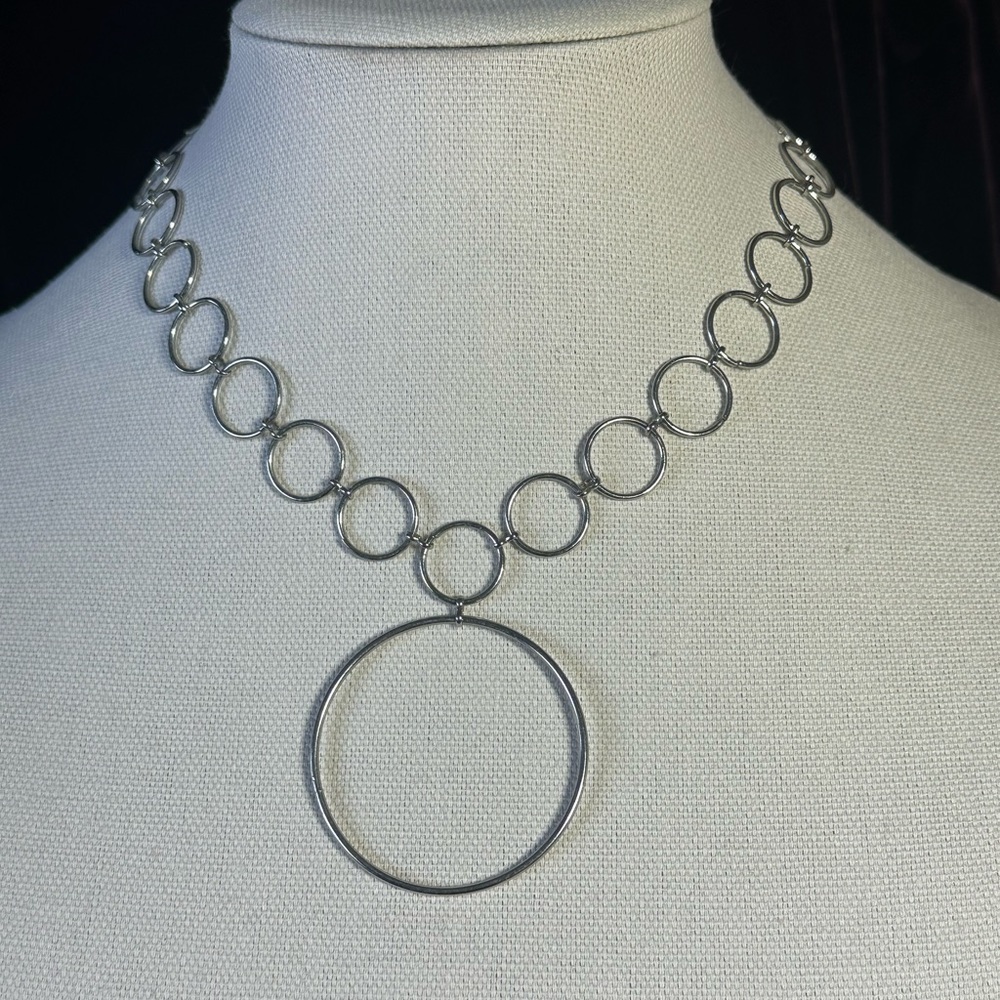 Choker necklace